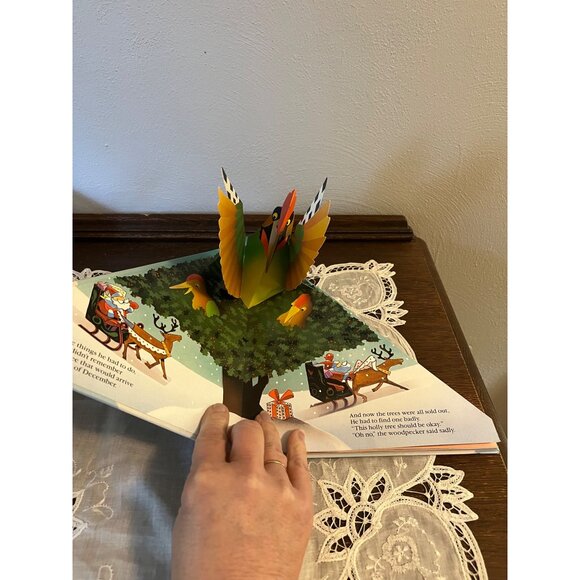 Oh Santa Christmas Pop Up Book - Picture 5 of 5